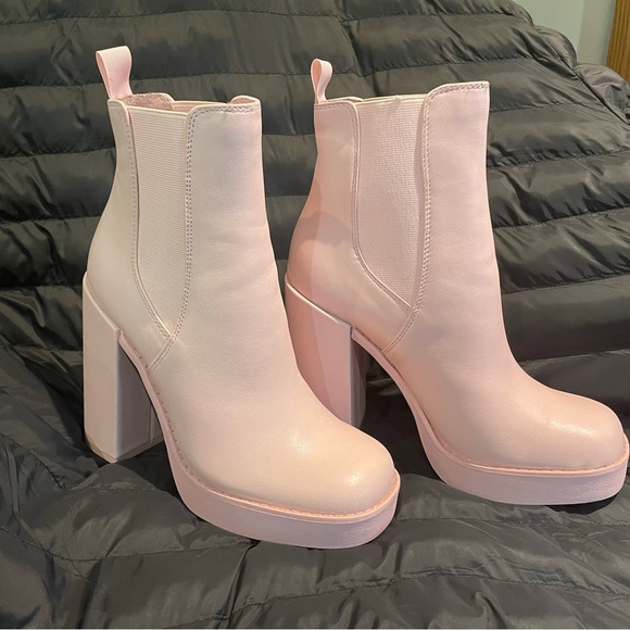 Steve Madden Pink Heeled Boots - Picture 1 of 3